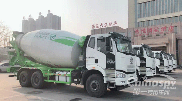 35臺凌宇攪拌車助力雄安新區(qū)建設(shè)