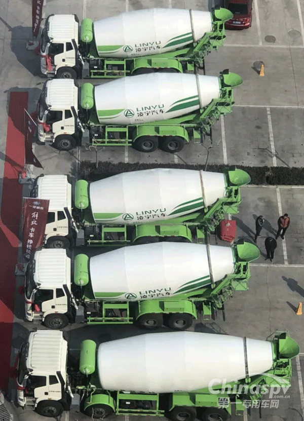 35臺凌宇攪拌車助力雄安新區(qū)建設(shè)