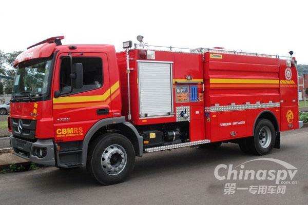 戈亞斯州消防局購置奔馳Atego消防車