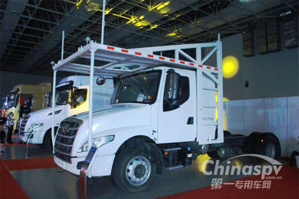 武漢車(chē)主黃華為乘龍T5轎運(yùn)車(chē)點(diǎn)贊