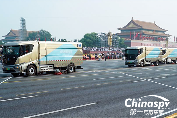 比亞迪全新T8純電動(dòng)洗掃車為70周年盛典路面清掃工作提供堅(jiān)實(shí)保障