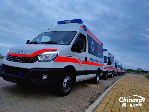 南京依維柯歐勝負(fù)壓監(jiān)護(hù)型救護(hù)車