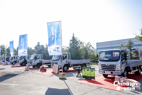 福田領(lǐng)航M5輕卡