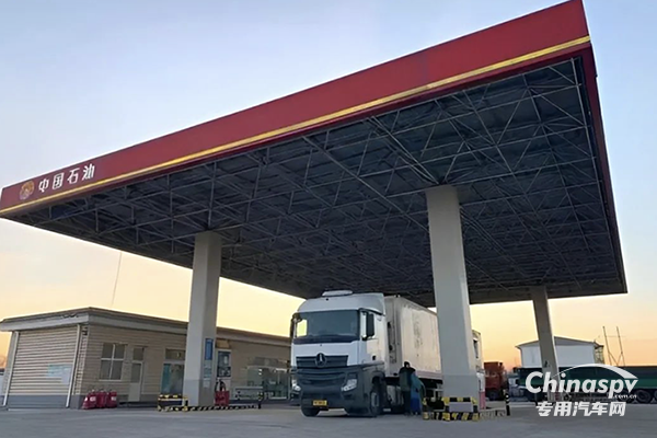 從“冷鏈村”到“奔馳村”，他們?yōu)楹芜x擇奔馳卡車？