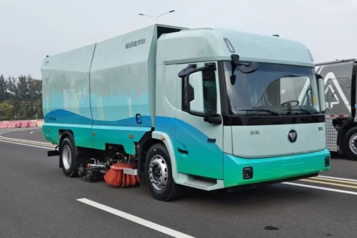 城市清潔“新姿勢(shì)”！福田普羅科卡車(chē)低入口洗掃車(chē)為城市潔凈而來(lái)