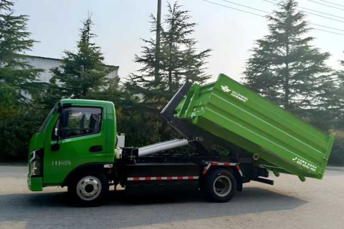 C證可開(kāi)，200公里續(xù)航：五征純電動(dòng)車(chē)廂可卸式垃圾車(chē)如何解決環(huán)衛(wèi)運(yùn)營(yíng)痛點(diǎn)？