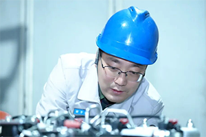 解放動(dòng)力謝子奇：一線(xiàn)淬初心 雙線(xiàn)寫(xiě)擔(dān)當(dāng)