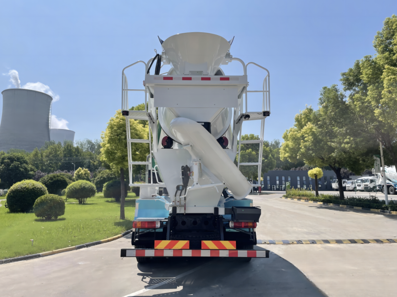 趁熱打鐵，霸氣出征!凌宇汽車秋天的第一次發(fā)車安排了！