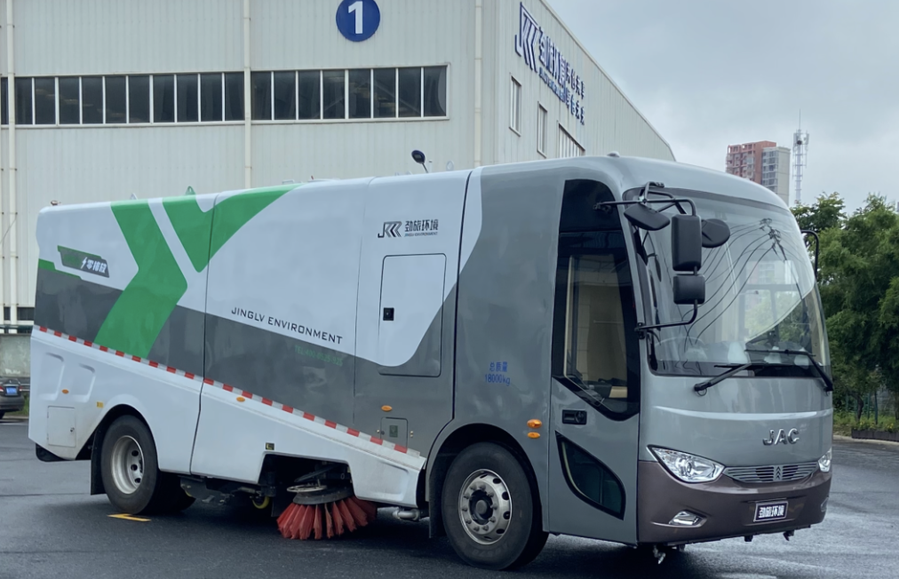 智啟未來！江淮純電動18T洗掃車閃亮登場！