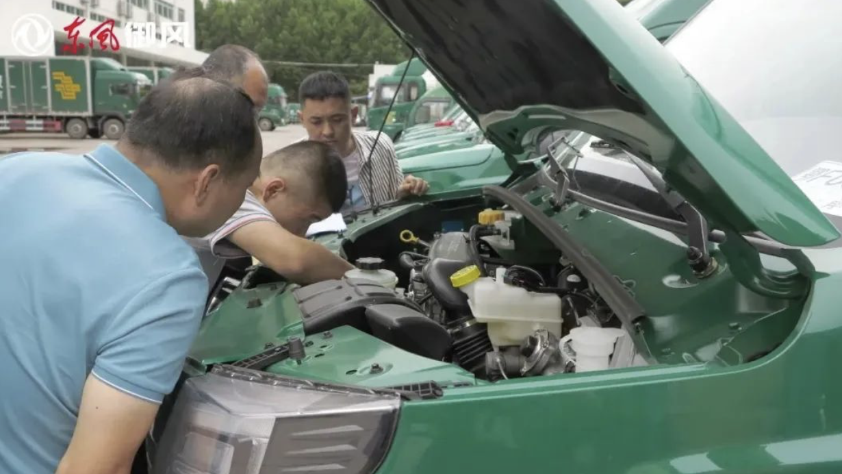 東風(fēng)御風(fēng)郵政車西安首批交付，為中國(guó)郵政快運(yùn)速度再添助力！