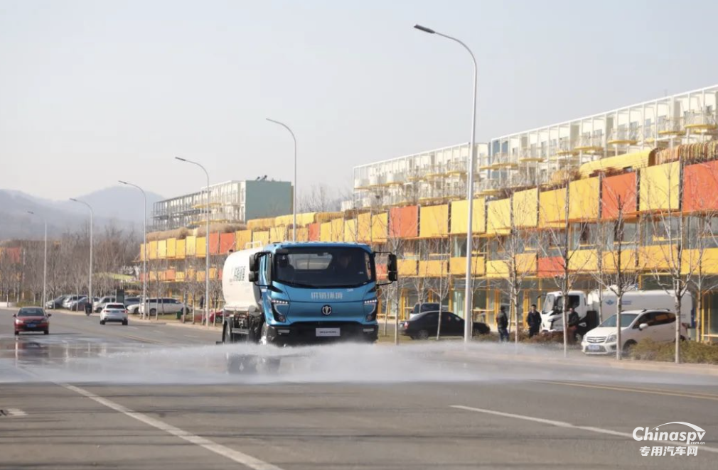 綠化噴灑車中的王牌 五征環(huán)?？萍?5方綠化噴灑車！