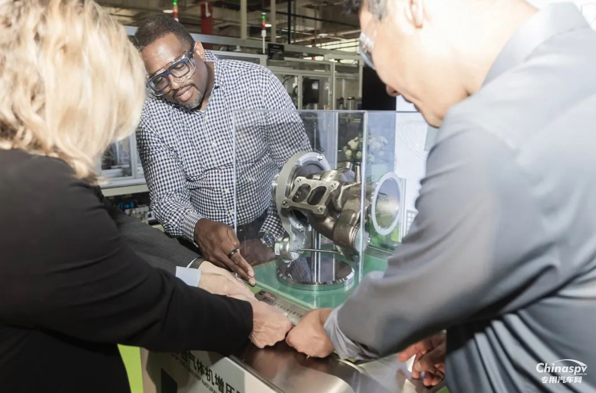 康明斯在華第100萬(wàn)臺(tái)氣體機(jī)增壓器下線！