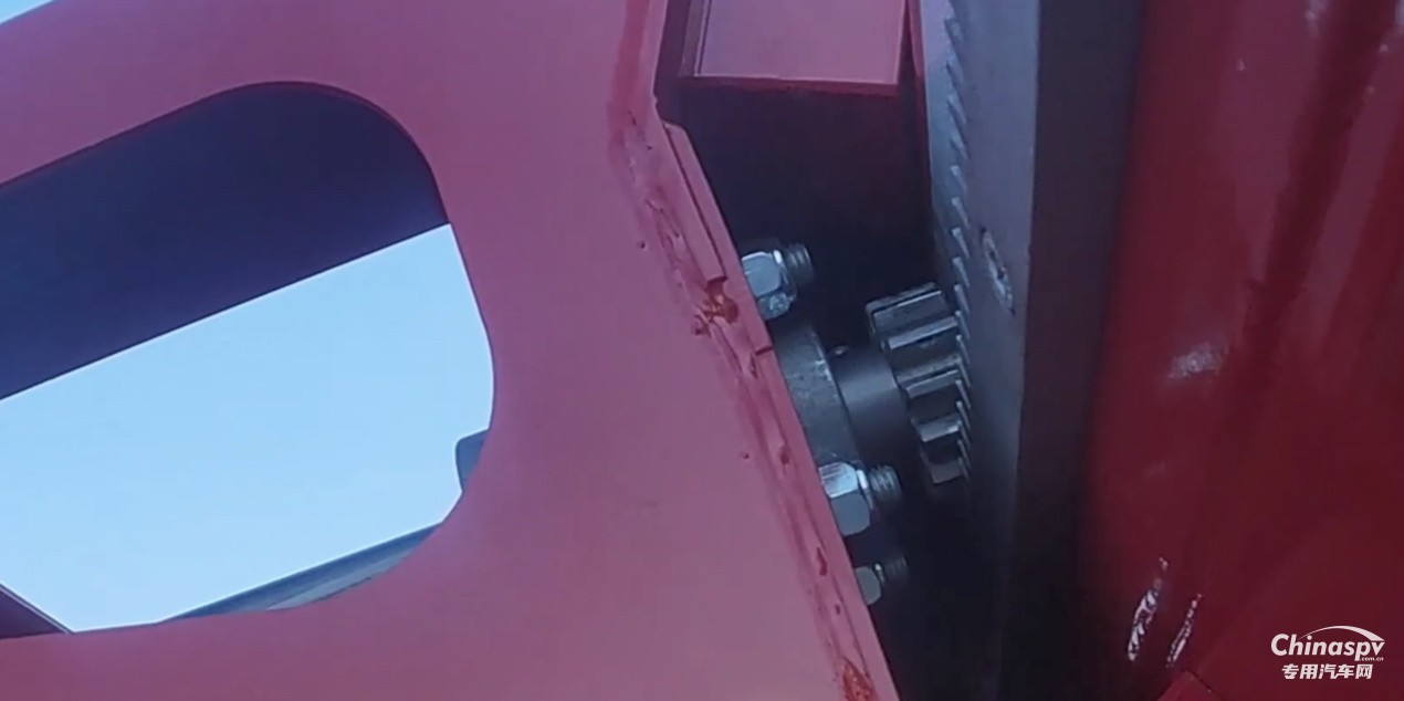 Kassbohrer創(chuàng)新之作：輕松應(yīng)對各種集裝箱挑戰(zhàn)的掛車