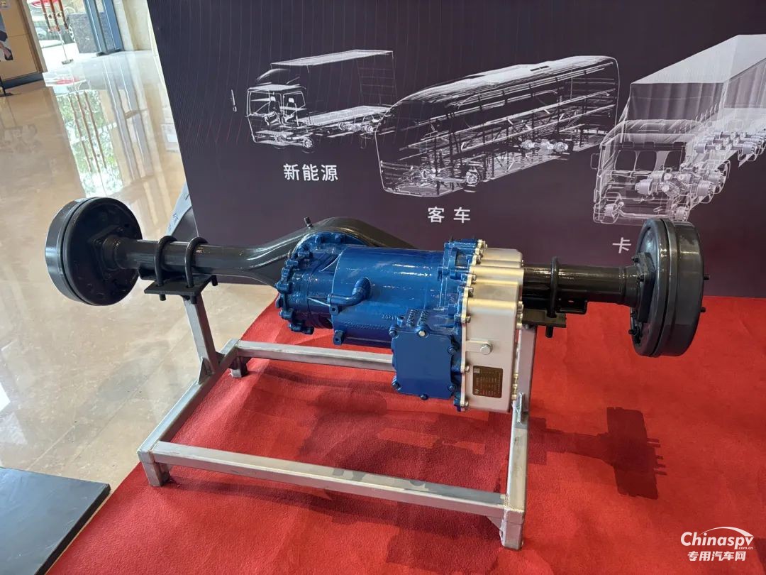 漢德車橋重磅亮相2025重慶智造峰會！定義可靠、高效、綠色新標(biāo)桿！