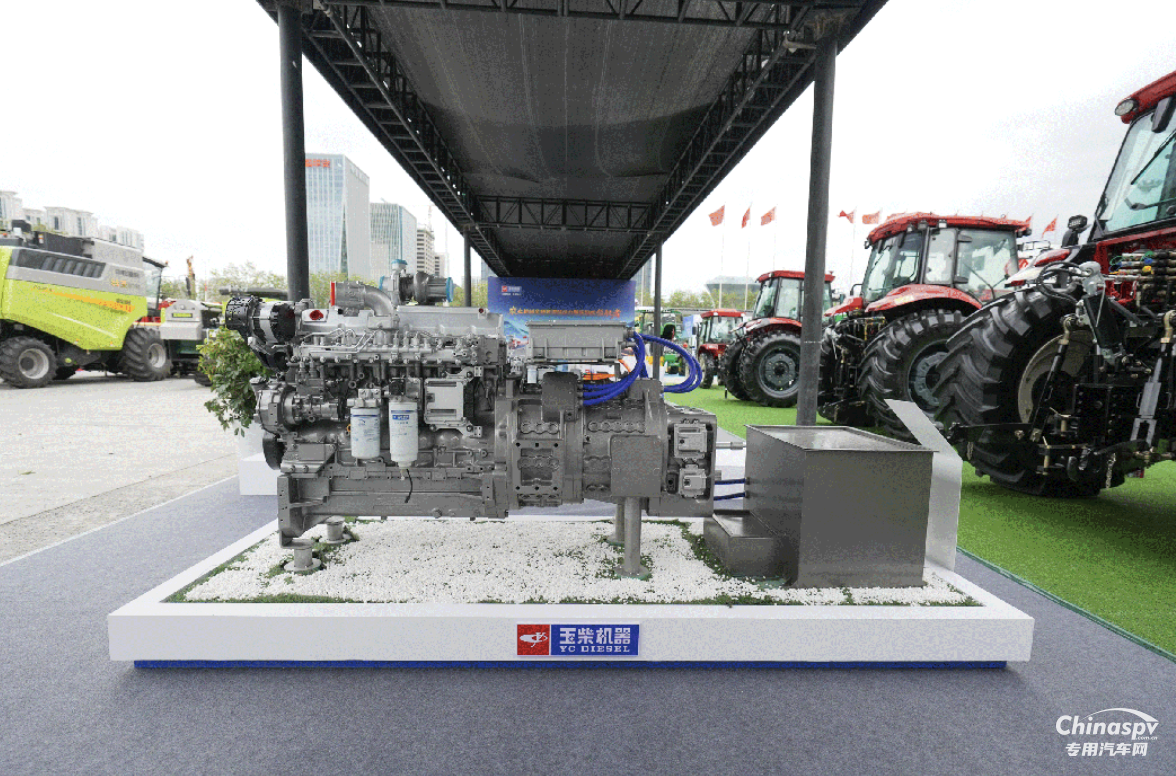 2025年5月25-27日，以“智能農(nóng)機(jī)賦能新質(zhì)生產(chǎn)力，科技引領(lǐng)農(nóng)業(yè)現(xiàn)代化”為主題的2025新疆國際農(nóng)業(yè)機(jī)械博覽會在新疆國際會展中心舉行。