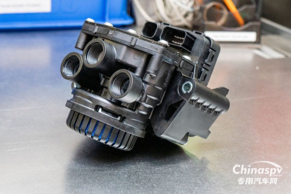 采埃孚：以創(chuàng)新驅(qū)動多領(lǐng)域技術(shù)變革