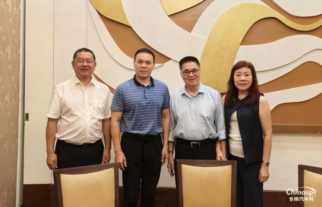 玉柴：李漢陽率隊(duì)走訪菲律賓市場