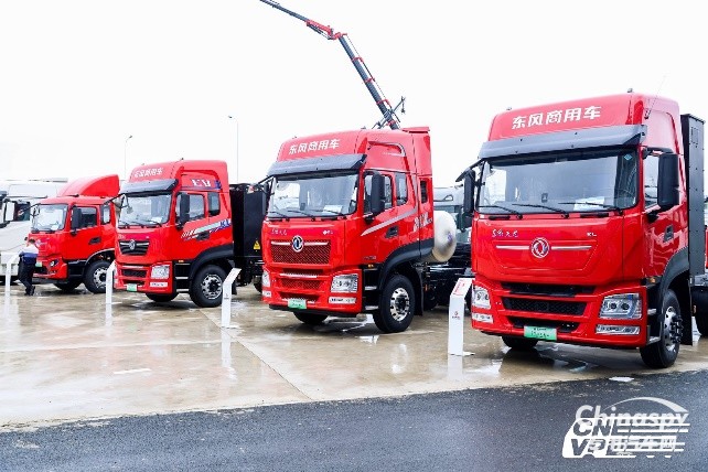 共繪產(chǎn)業(yè)新藍圖！東風(fēng)商用車再度亮相十堰新能源汽車零部件交易會