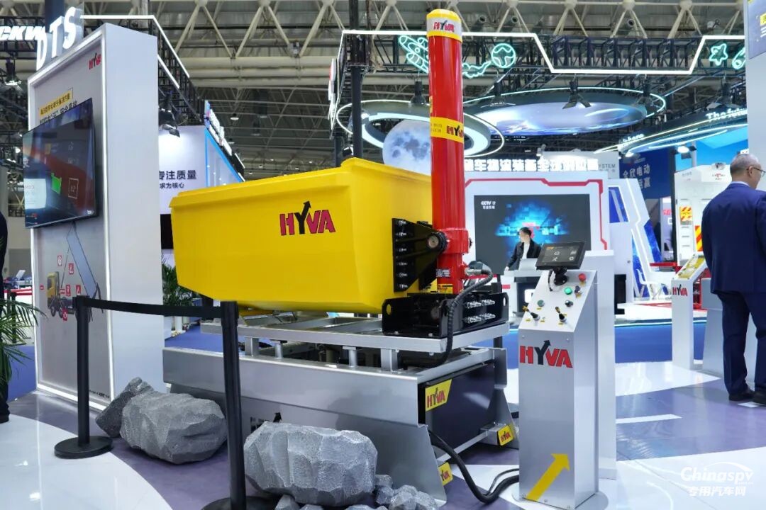 以遠(yuǎn)見赴新程！海沃煥新2025武漢商用車展