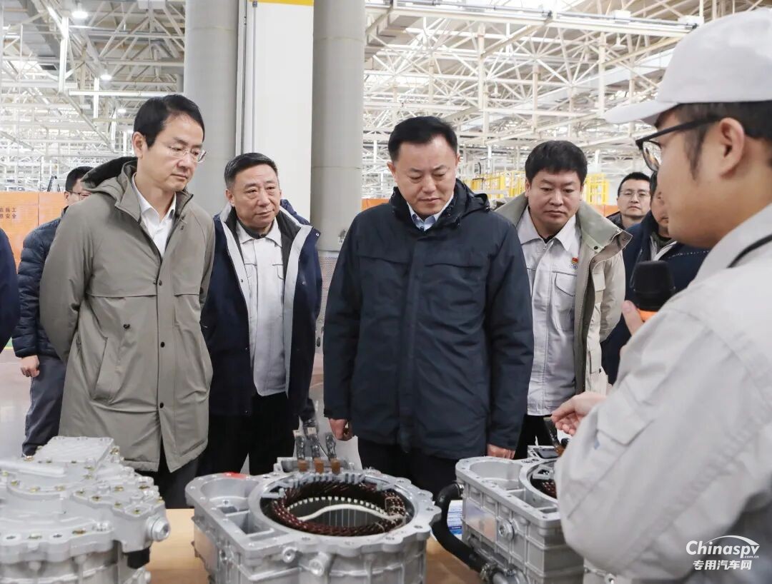 王志宇深入一汽解放動力總成事業(yè)部長春工廠開展新能源業(yè)務(wù)調(diào)研
