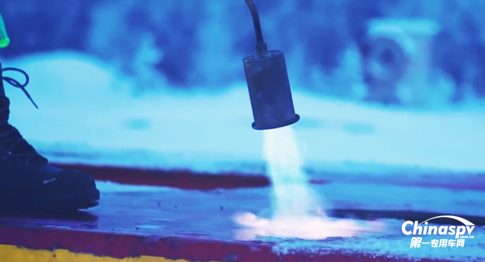 面對(duì)常年冰雪覆蓋 芬蘭的大件運(yùn)輸車如何做到應(yīng)對(duì)自如的？