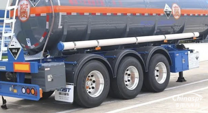 中集強(qiáng)冠合金鋼液罐車-8類腐蝕性危險(xiǎn)品運(yùn)輸旗艦車