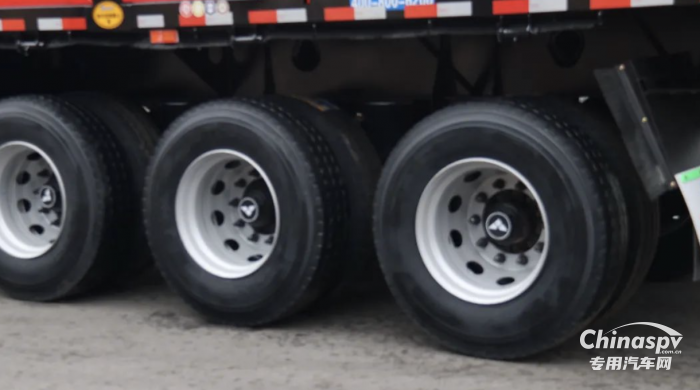 自重僅4.？噸！首達超輕拉煤車亮相了