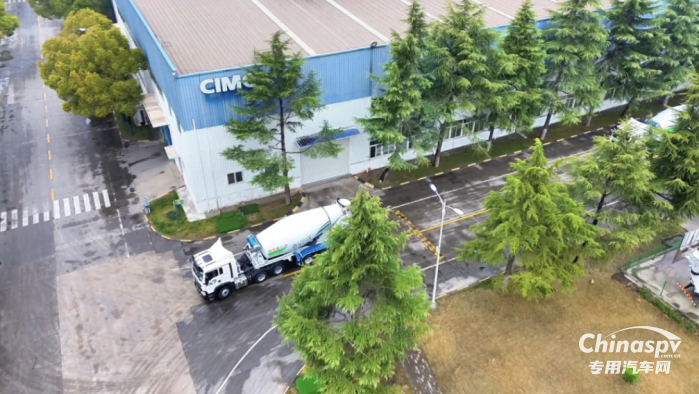 好雨知時節(jié) 凌宇半掛攪拌車批量交付客戶