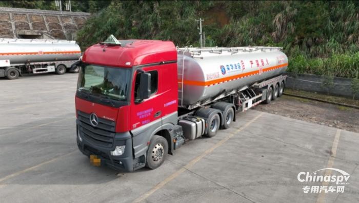 從試一試到批量采購 奔馳卡車何以得到標(biāo)桿危運(yùn)企業(yè)認(rèn)可