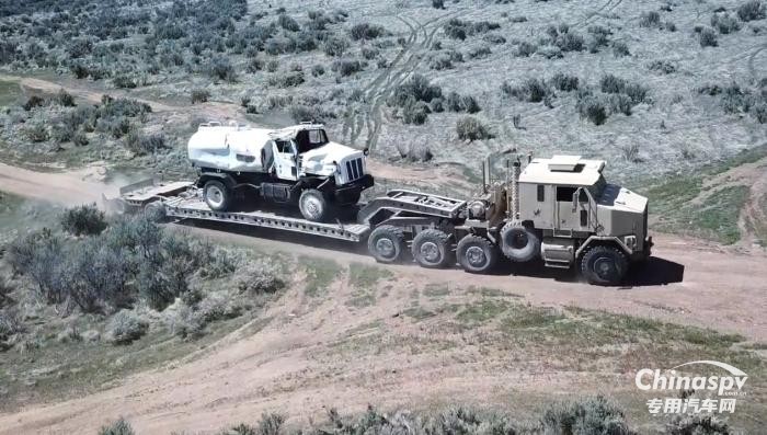 美國主戰(zhàn)坦克的得力助手：Oshkosh M1070軍用大件運輸車