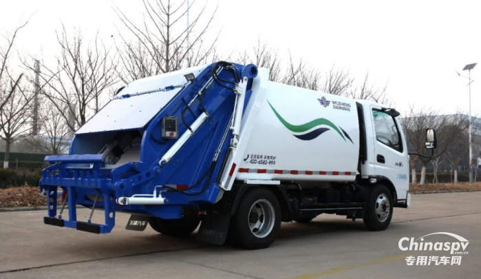 五征環(huán)保科技藍牌壓縮式垃圾車，助力潔凈城市煥新顏！