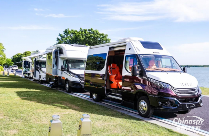 依維柯中國舉辦“2024意大利依維柯房車之夜”活動，推出房車尊享客戶五大VIP權(quán)益