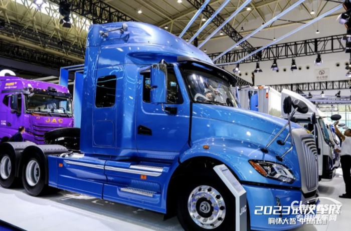 拉風(fēng)外形+高端內(nèi)核，江淮跨越V5閃耀武漢車(chē)展