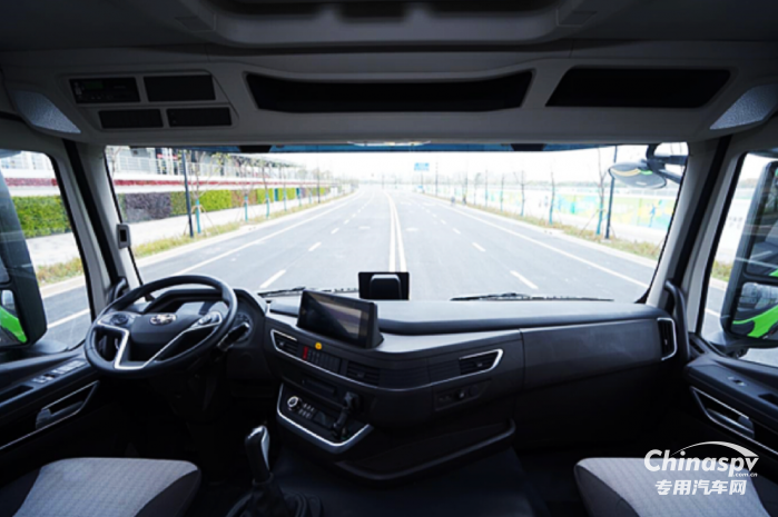 高效節(jié)能 科學(xué)“瘦身”，上汽紅巖自卸車(chē)助力臺(tái)州用戶(hù)跑贏渣土運(yùn)輸