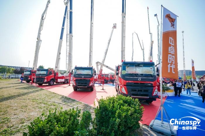 消防圈“大V”甄選 27臺沃爾沃底盤車亮相中國消防展